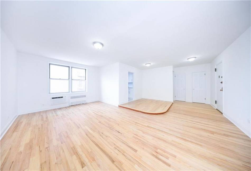 2900 Ocean Avenue, Brooklyn, New York 11235, 1 Bedroom Bedrooms, ,1 BathroomBathrooms,Residential,For Sale,Ocean,490965