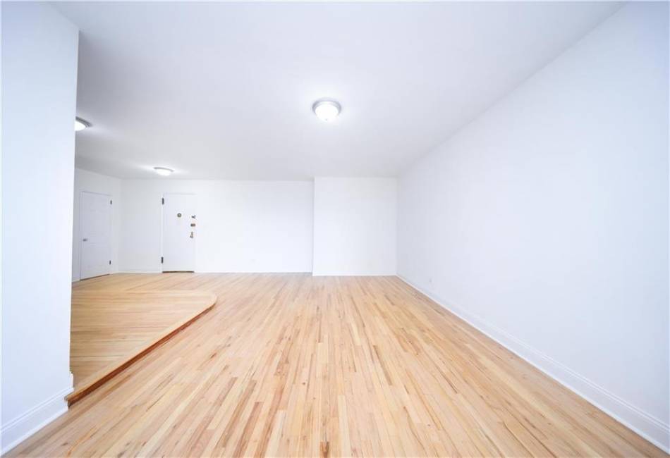 2900 Ocean Avenue, Brooklyn, New York 11235, 1 Bedroom Bedrooms, ,1 BathroomBathrooms,Residential,For Sale,Ocean,490965