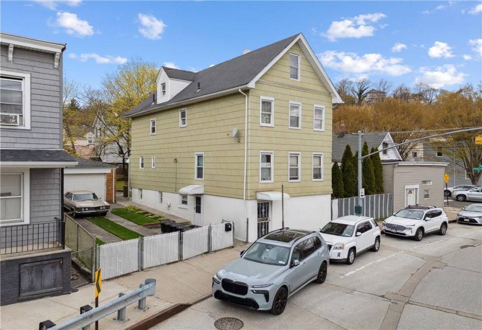 980 Van Duzer Street, Staten Island, New York 10304, 5 Bedrooms Bedrooms, ,Residential,For Sale,Van Duzer,490974