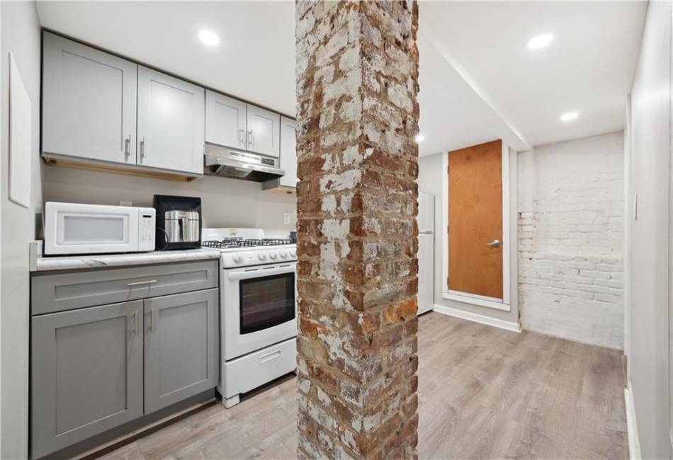 980 Van Duzer Street, Staten Island, New York 10304, 5 Bedrooms Bedrooms, ,Residential,For Sale,Van Duzer,490974