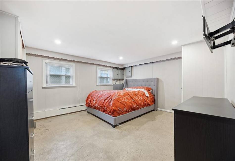 980 Van Duzer Street, Staten Island, New York 10304, 5 Bedrooms Bedrooms, ,Residential,For Sale,Van Duzer,490974
