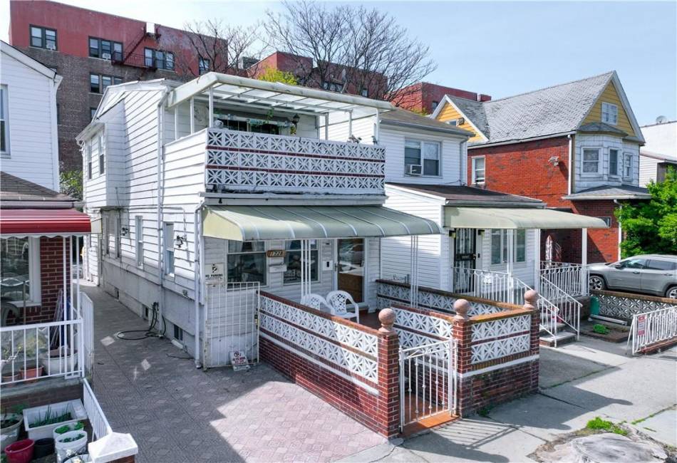 1728 2nd Street, Brooklyn, New York 11223, 4 Bedrooms Bedrooms, ,3 BathroomsBathrooms,Residential,For Sale,2nd,490996