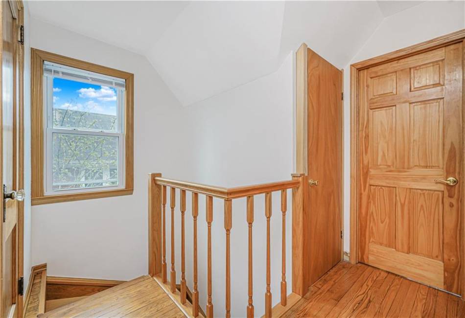 118 Van Cortlandt Avenue, Staten Island, New York 10301, 5 Bedrooms Bedrooms, ,3 BathroomsBathrooms,Residential,For Sale,Van Cortlandt,490999