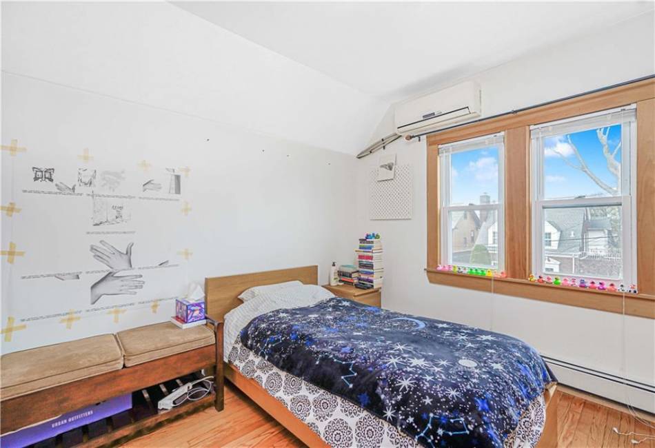 118 Van Cortlandt Avenue, Staten Island, New York 10301, 5 Bedrooms Bedrooms, ,3 BathroomsBathrooms,Residential,For Sale,Van Cortlandt,490999