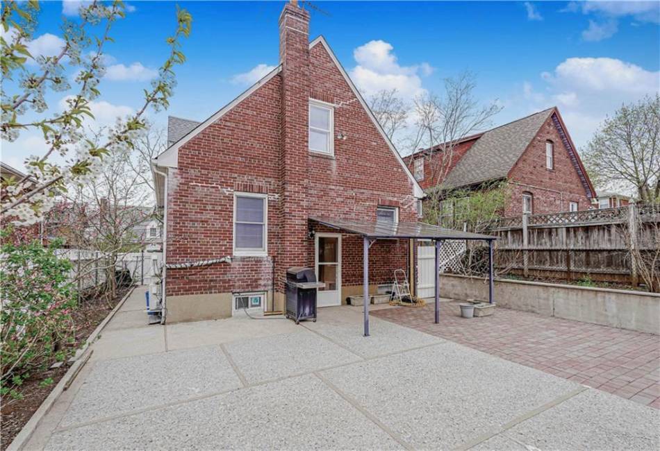 118 Van Cortlandt Avenue, Staten Island, New York 10301, 5 Bedrooms Bedrooms, ,3 BathroomsBathrooms,Residential,For Sale,Van Cortlandt,490999