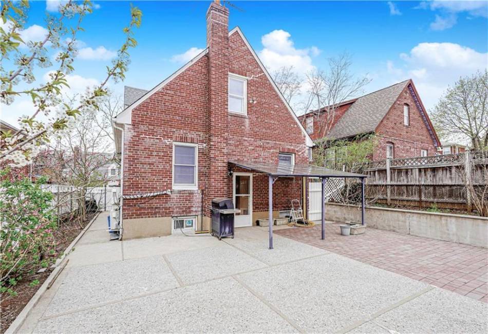 118 Van Cortlandt Avenue, Staten Island, New York 10301, 5 Bedrooms Bedrooms, ,3 BathroomsBathrooms,Residential,For Sale,Van Cortlandt,490999
