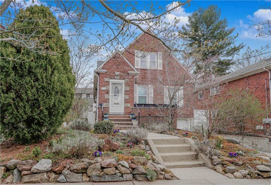 118 Van Cortlandt Avenue, Staten Island, New York 10301, 5 Bedrooms Bedrooms, ,3 BathroomsBathrooms,Residential,For Sale,Van Cortlandt,490999