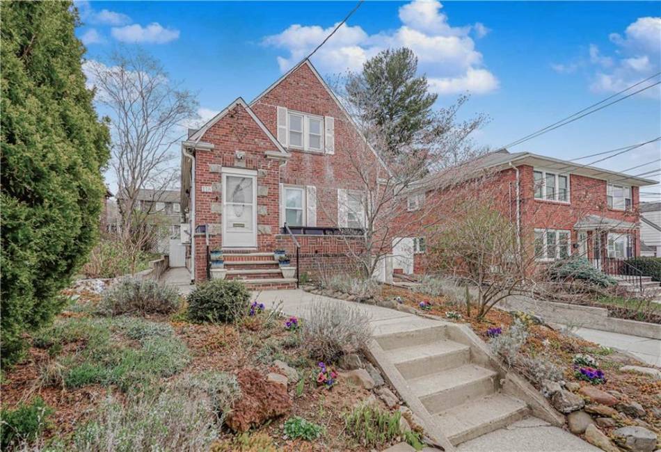 118 Van Cortlandt Avenue, Staten Island, New York 10301, 5 Bedrooms Bedrooms, ,3 BathroomsBathrooms,Residential,For Sale,Van Cortlandt,490999