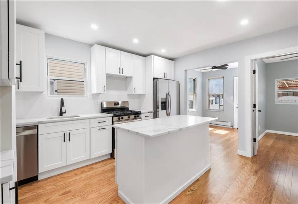 934 98th Street, Brooklyn, New York 11236, 3 Bedrooms Bedrooms, ,2 BathroomsBathrooms,Residential,For Sale,98th,491008