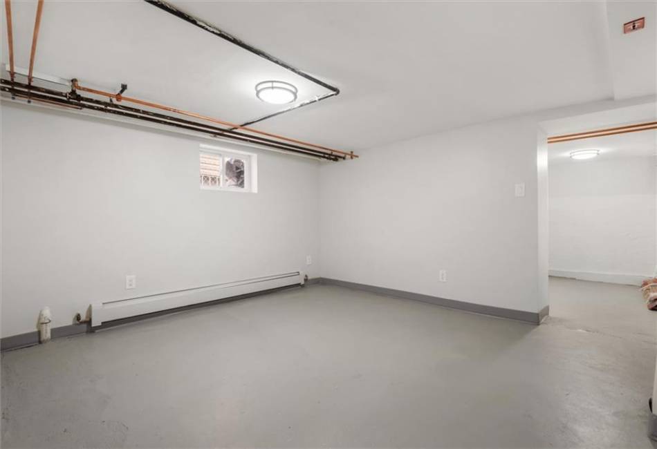 934 98th Street, Brooklyn, New York 11236, 3 Bedrooms Bedrooms, ,2 BathroomsBathrooms,Residential,For Sale,98th,491008