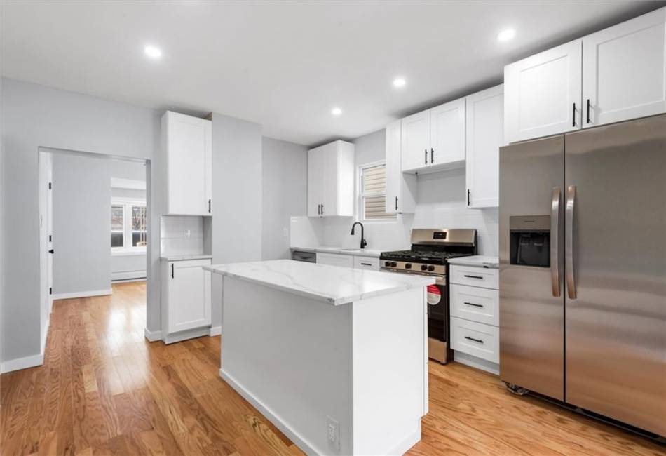 934 98th Street, Brooklyn, New York 11236, 3 Bedrooms Bedrooms, ,2 BathroomsBathrooms,Residential,For Sale,98th,491008