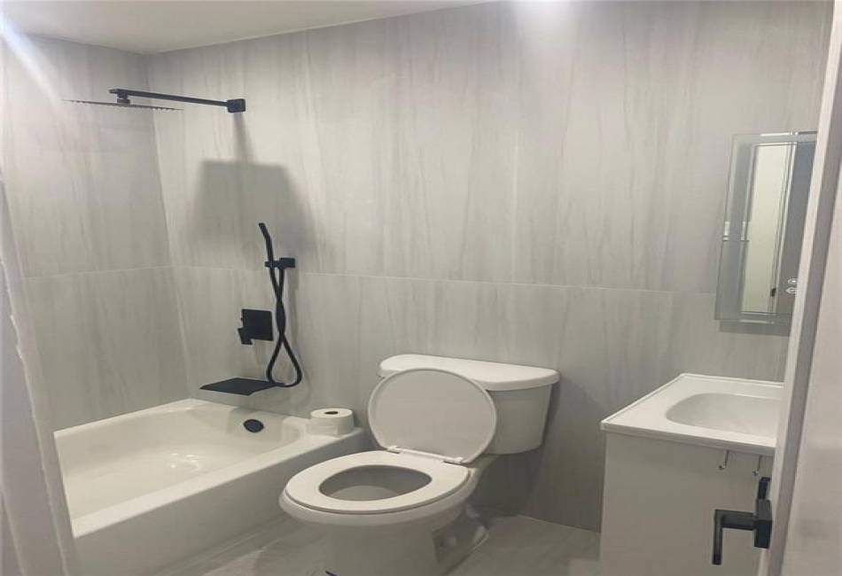 144-49 Springfield Boulevard, Queens (Springfield Gdns), New York 11413, 3 Bedrooms Bedrooms, ,2 BathroomsBathrooms,Rental,For Sale,Springfield,491003