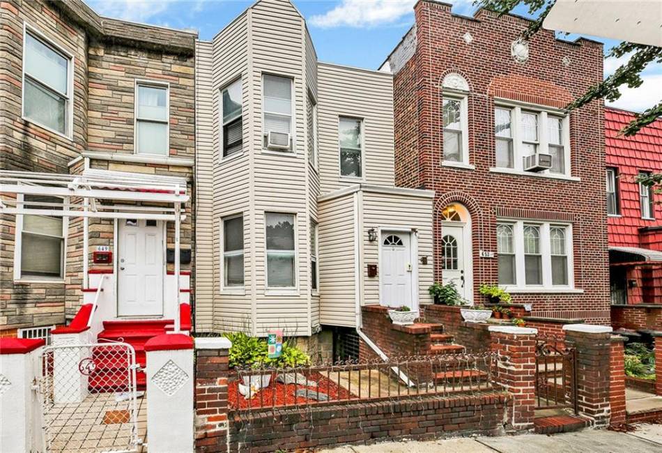 651 20th Street, Brooklyn, New York 11218, 4 Bedrooms Bedrooms, ,3 BathroomsBathrooms,Residential,For Sale,20th,491013
