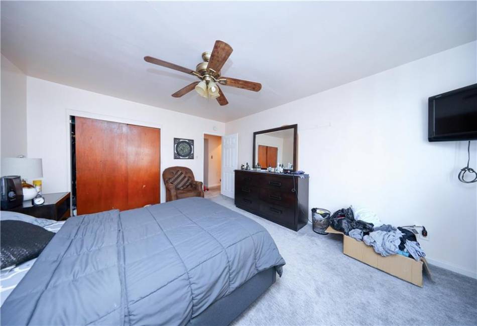 2459 Coyle Street, Brooklyn, New York 11235, 5 Bedrooms Bedrooms, ,4 BathroomsBathrooms,Residential,For Sale,Coyle,491020