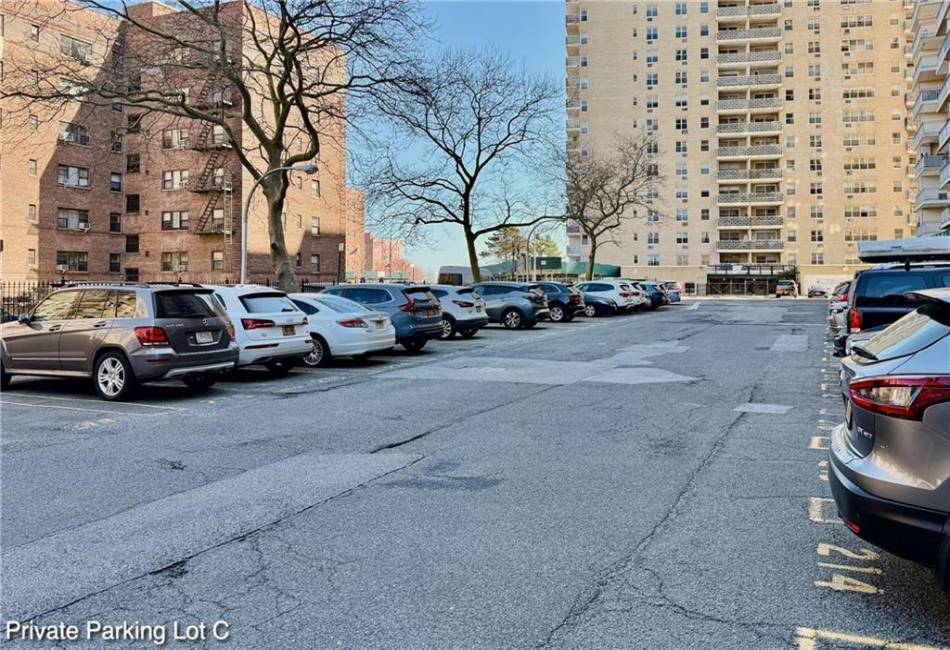 35 Seacoast Terrace, Brooklyn, New York 11235, 1 Bedroom Bedrooms, ,1 BathroomBathrooms,Residential,For Sale,Seacoast,491024