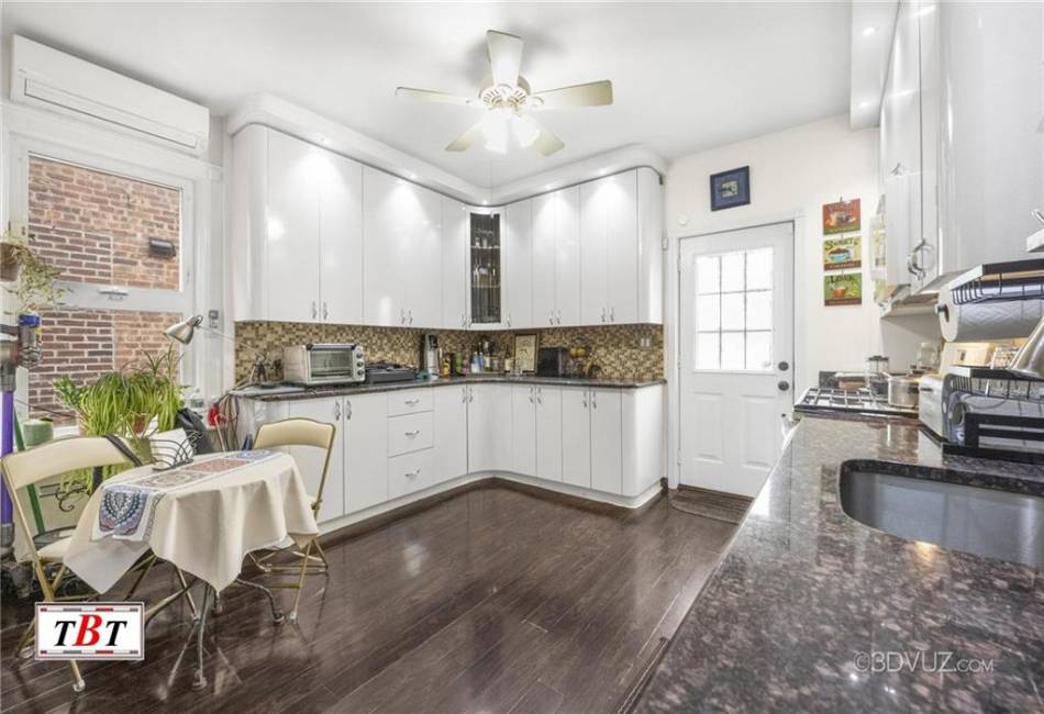 2515 Avenue R, Brooklyn, New York 11229, 3 Bedrooms Bedrooms, ,3 BathroomsBathrooms,Residential,For Sale,Avenue R,491017