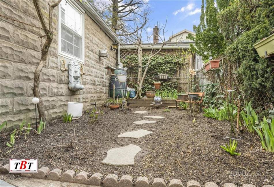 2515 Avenue R, Brooklyn, New York 11229, 3 Bedrooms Bedrooms, ,3 BathroomsBathrooms,Residential,For Sale,Avenue R,491017