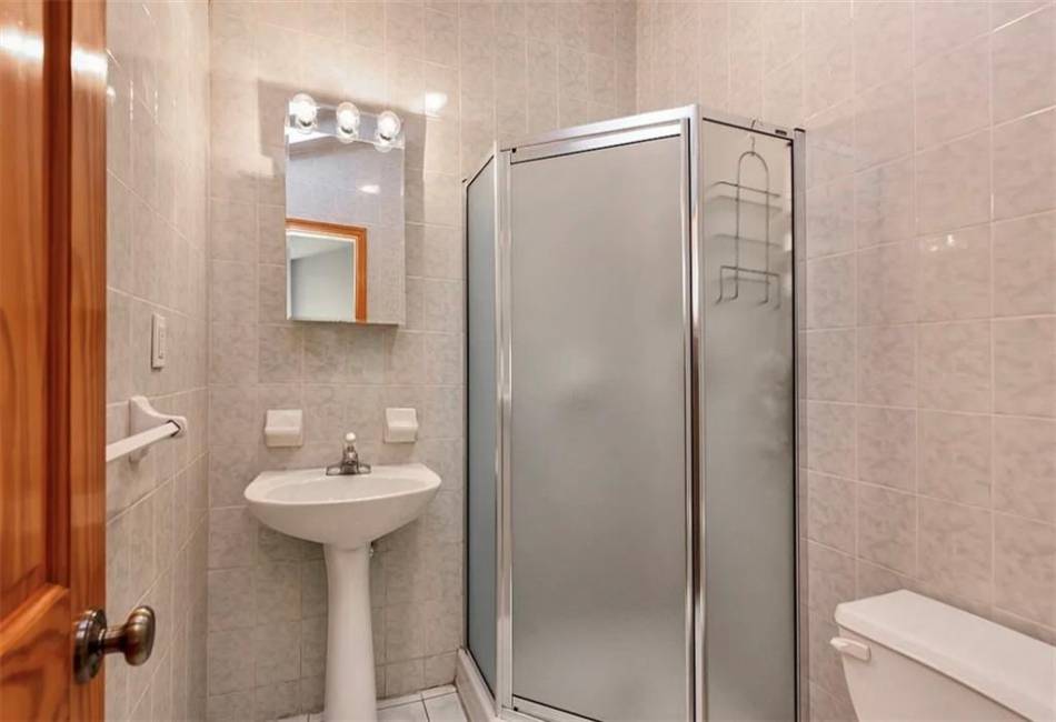 4817 Bedford Avenue, Brooklyn, New York 11235, 3 Bedrooms Bedrooms, ,3 BathroomsBathrooms,Residential,For Sale,Bedford,490116