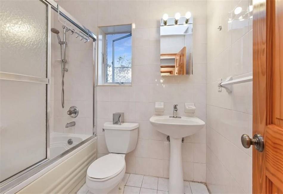 4817 Bedford Avenue, Brooklyn, New York 11235, 3 Bedrooms Bedrooms, ,3 BathroomsBathrooms,Residential,For Sale,Bedford,490116