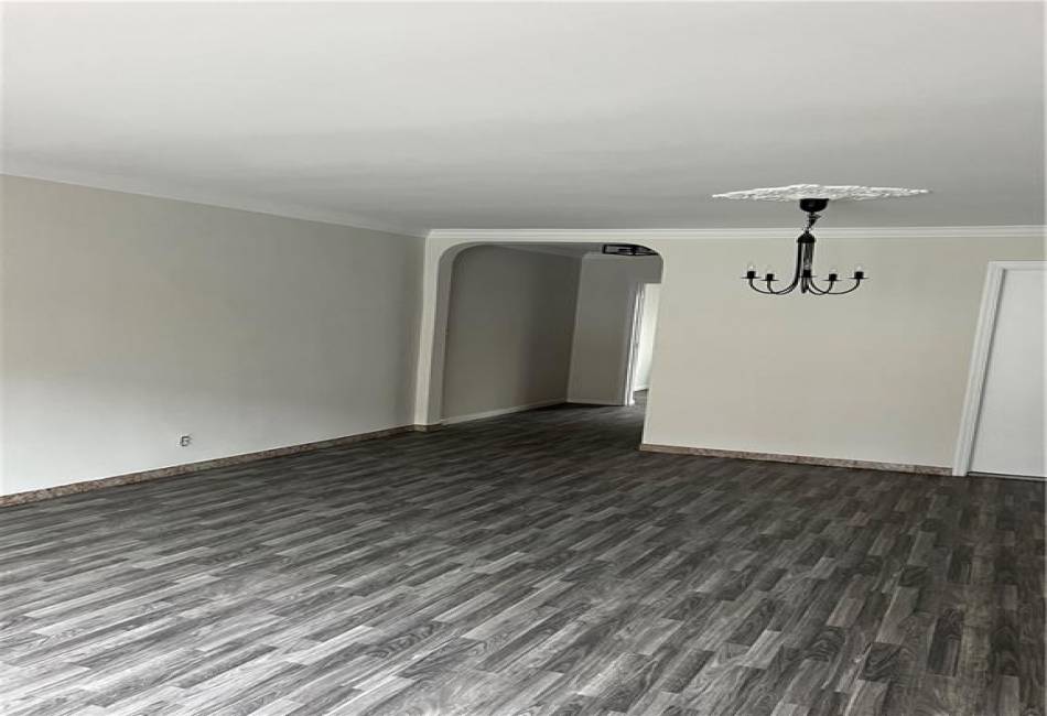 2138 29th Street, Astoria, New York 11105, 4 Bedrooms Bedrooms, ,4 BathroomsBathrooms,Residential,For Sale,29th,491052