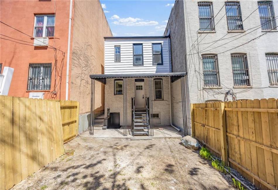 1588 Lincoln Place, Brooklyn, New York 11233, 3 Bedrooms Bedrooms, ,2 BathroomsBathrooms,Residential,For Sale,Lincoln,490811