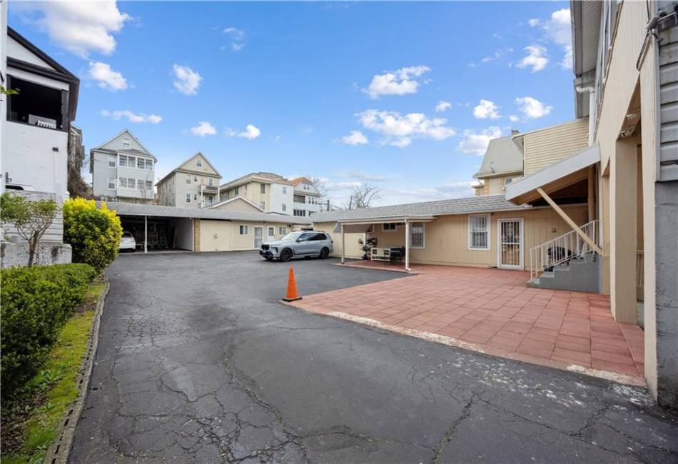 361 Victory Boulevard, Staten Island, New York 10301, ,Mixed Use,For Sale,Victory,490989