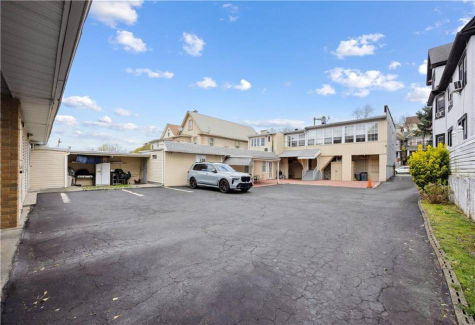 361 Victory Boulevard, Staten Island, New York 10301, ,Mixed Use,For Sale,Victory,490989
