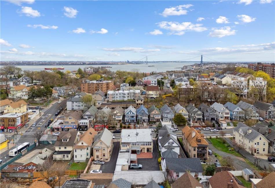 361 Victory Boulevard, Staten Island, New York 10301, ,Mixed Use,For Sale,Victory,490989