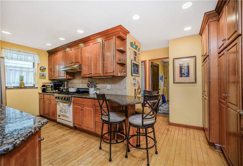 334 83rd Street, Brooklyn, New York 11209, 5 Bedrooms Bedrooms, ,3 BathroomsBathrooms,Residential,For Sale,83rd,491015
