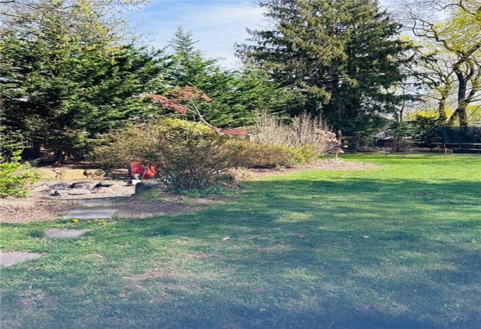 14 16th Street, Huntington Station, New York 11746, 4 Bedrooms Bedrooms, ,2 BathroomsBathrooms,Residential,For Sale,16th,491092