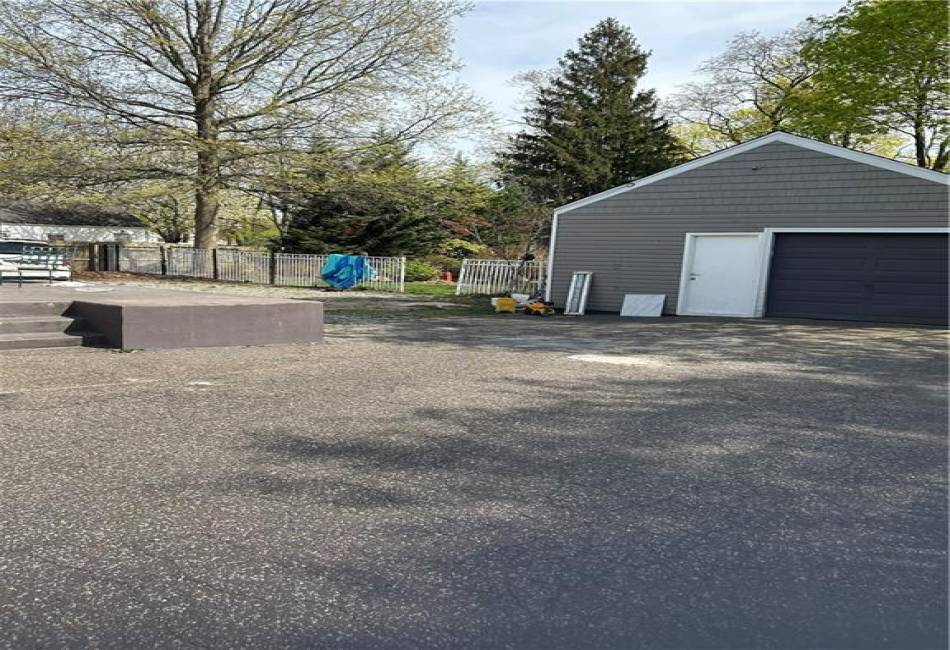14 16th Street, Huntington Station, New York 11746, 4 Bedrooms Bedrooms, ,2 BathroomsBathrooms,Residential,For Sale,16th,491092