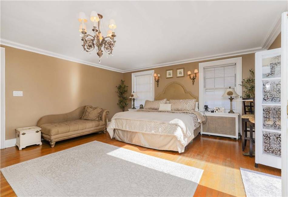 63 Forest Avenue, Staten Island, New York 10301, 7 Bedrooms Bedrooms, ,7 BathroomsBathrooms,Residential,For Sale,Forest,492117