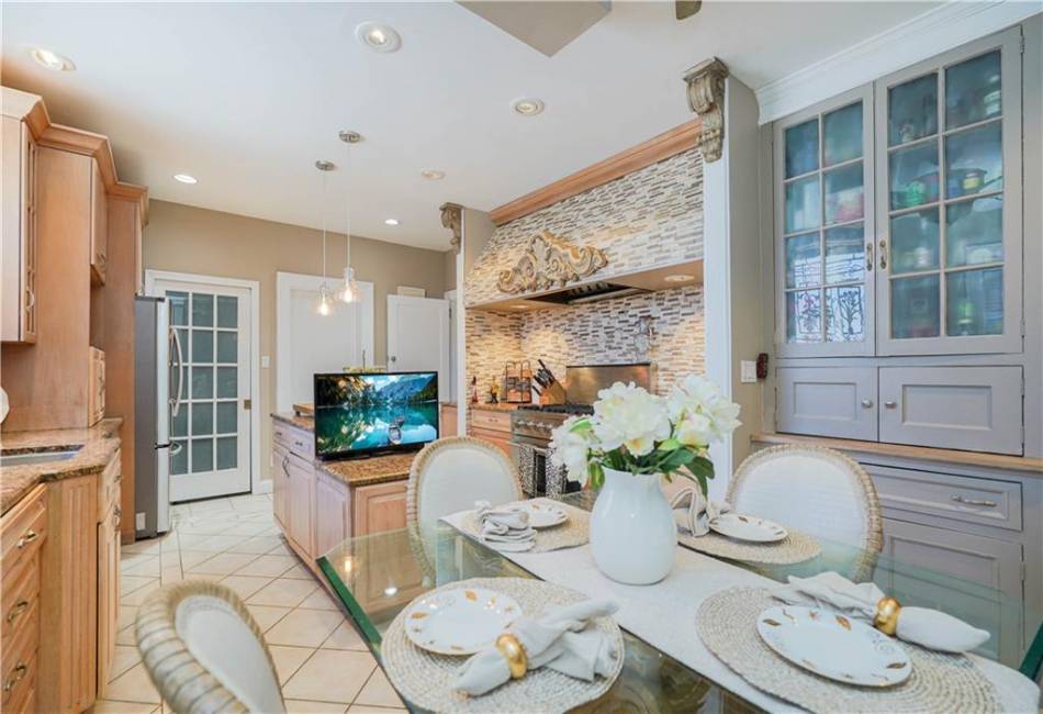 63 Forest Avenue, Staten Island, New York 10301, 7 Bedrooms Bedrooms, ,7 BathroomsBathrooms,Residential,For Sale,Forest,492117