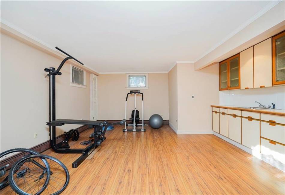 375 Clarke Avenue, Staten Island, New York 10306, 4 Bedrooms Bedrooms, ,3 BathroomsBathrooms,Residential,For Sale,Clarke,492138