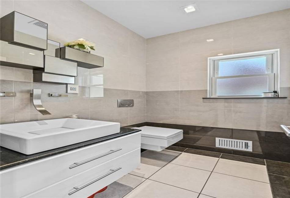 132 Crowell Avenue, Staten Island, New York 10314, 3 Bedrooms Bedrooms, ,4 BathroomsBathrooms,Residential,For Sale,Crowell,492128