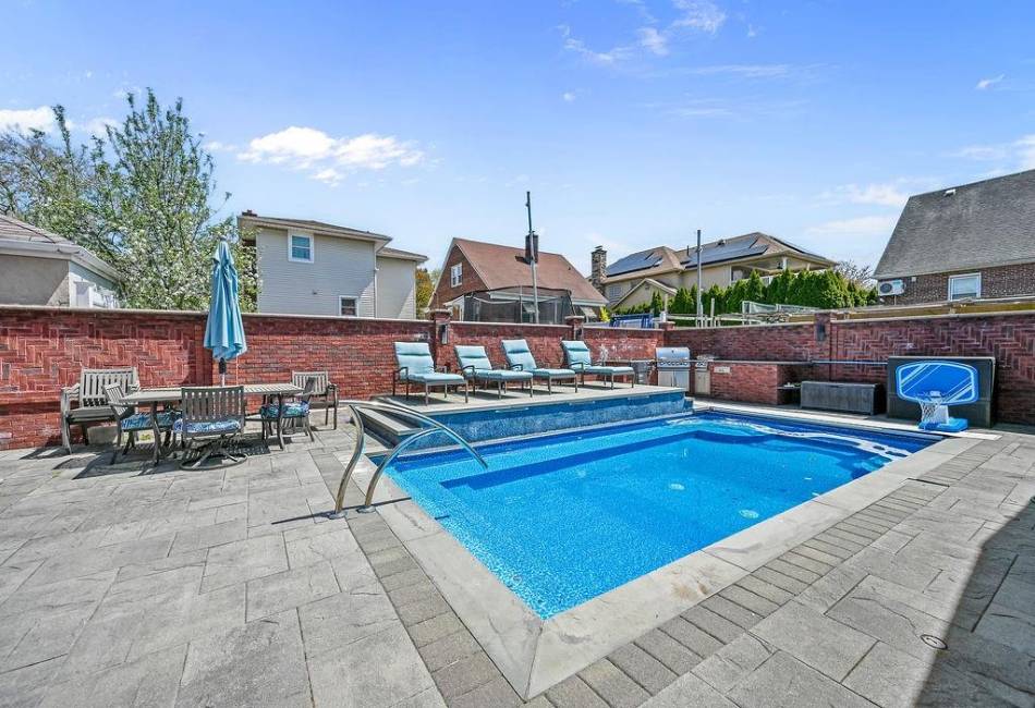 132 Crowell Avenue, Staten Island, New York 10314, 3 Bedrooms Bedrooms, ,4 BathroomsBathrooms,Residential,For Sale,Crowell,492128