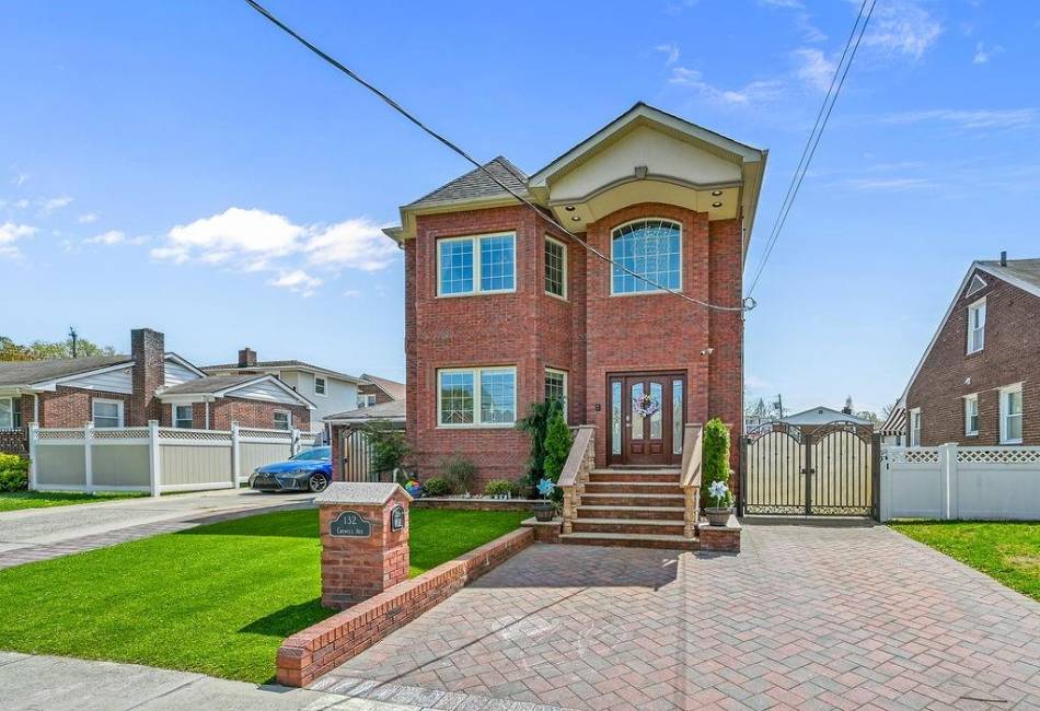 132 Crowell Avenue, Staten Island, New York 10314, 3 Bedrooms Bedrooms, ,4 BathroomsBathrooms,Residential,For Sale,Crowell,492128