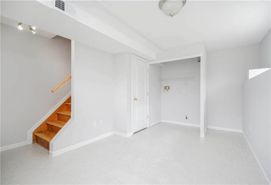 15 Mann Avenue, Staten Island, New York 10314, ,Residential,For Sale,Mann,492148