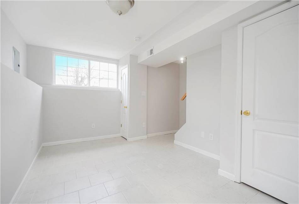 15 Mann Avenue, Staten Island, New York 10314, ,Residential,For Sale,Mann,492148