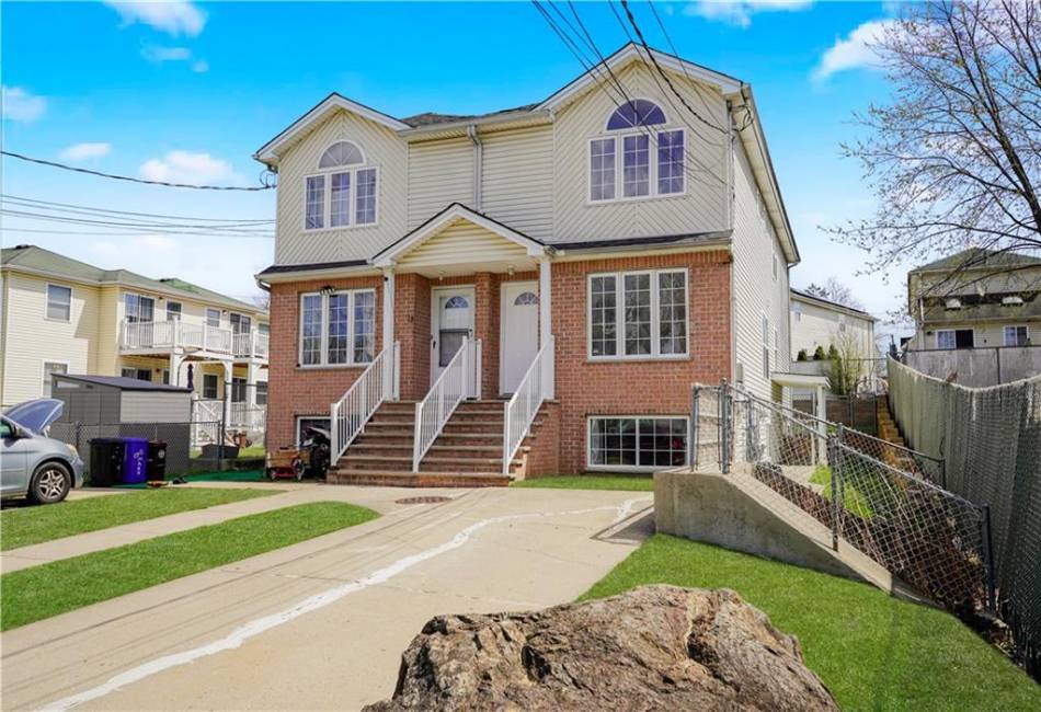 15 Mann Avenue, Staten Island, New York 10314, ,Residential,For Sale,Mann,492148