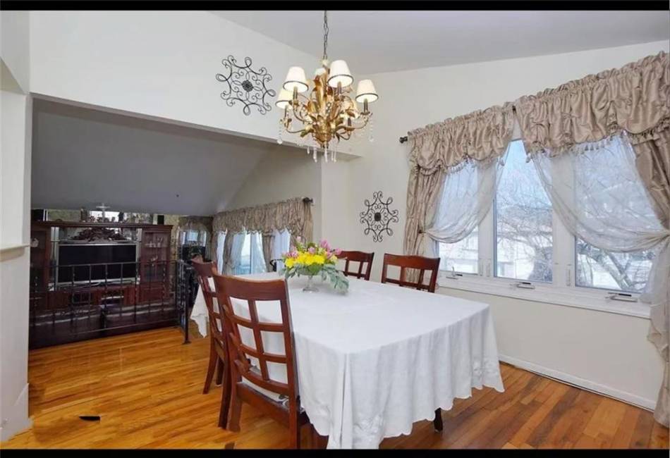 32 Dickie Avenue, Staten Island, New York 10314, 5 Bedrooms Bedrooms, ,3 BathroomsBathrooms,Residential,For Sale,Dickie,492147