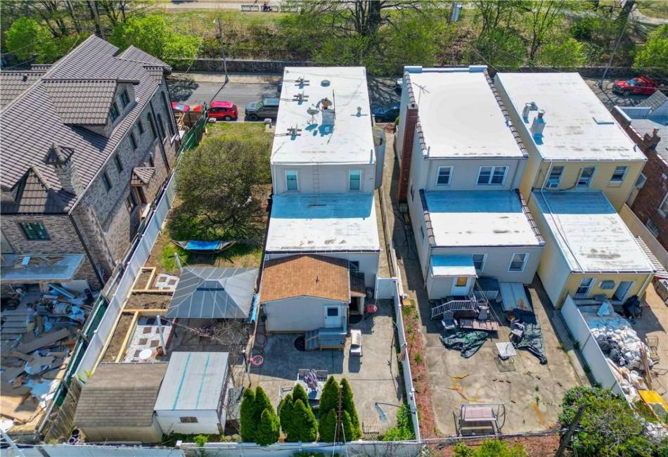 849 73rd Street, Brooklyn, New York 11228, 5 Bedrooms Bedrooms, ,3 BathroomsBathrooms,Residential,For Sale,73rd,492150