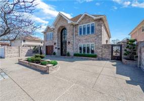 163-15 86th Street, Howard Beach, New York 11414, 5 Bedrooms Bedrooms, ,4 BathroomsBathrooms,Residential,For Sale,86th,492167