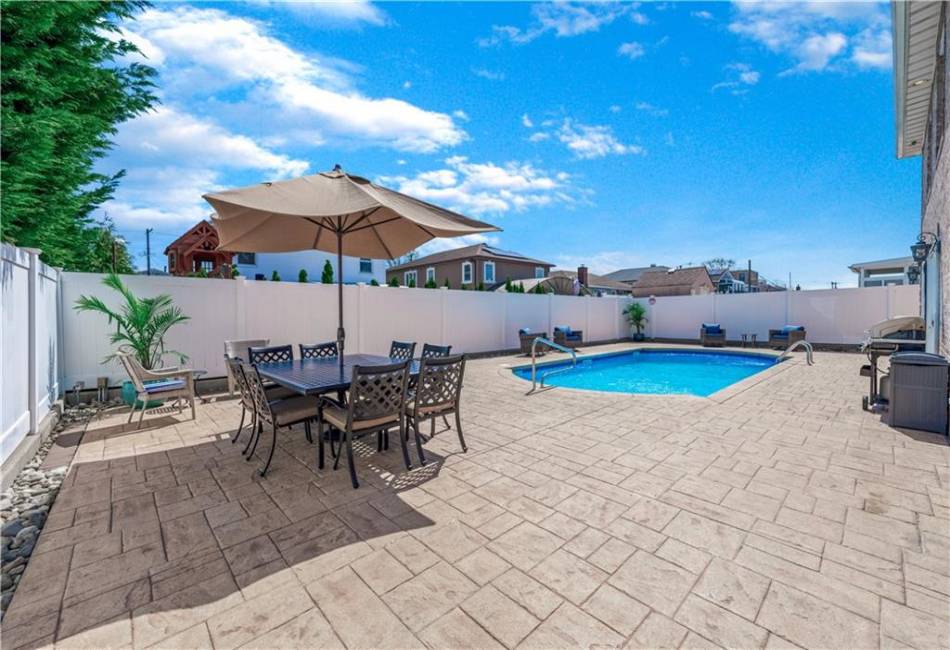 163-15 86th Street, Howard Beach, New York 11414, 5 Bedrooms Bedrooms, ,4 BathroomsBathrooms,Residential,For Sale,86th,492167