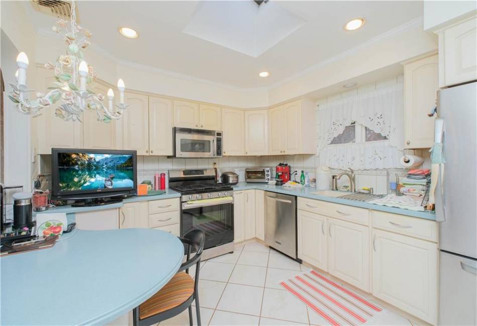 28 Devon Place, Staten Island, New York 10301, 3 Bedrooms Bedrooms, ,3 BathroomsBathrooms,Residential,For Sale,Devon,492170