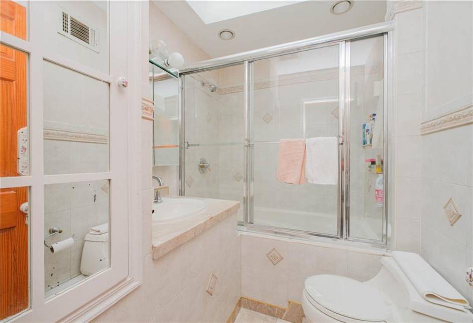 28 Devon Place, Staten Island, New York 10301, 3 Bedrooms Bedrooms, ,3 BathroomsBathrooms,Residential,For Sale,Devon,492170