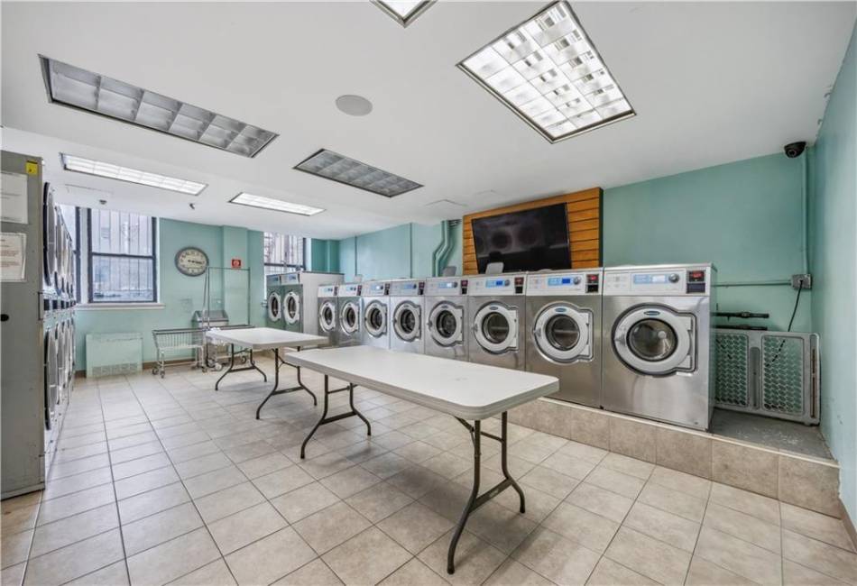 2800 Coyle Street, Brooklyn, New York 11235, 1 Bedroom Bedrooms, ,1 BathroomBathrooms,Residential,For Sale,Coyle,492129