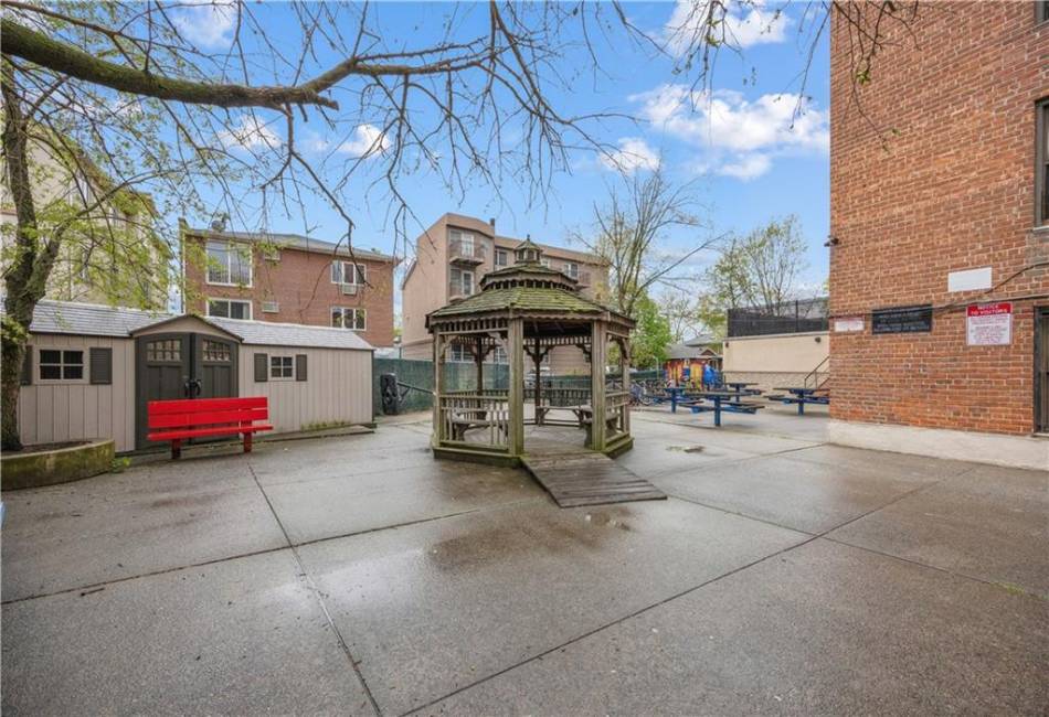 2800 Coyle Street, Brooklyn, New York 11235, 1 Bedroom Bedrooms, ,1 BathroomBathrooms,Residential,For Sale,Coyle,492129