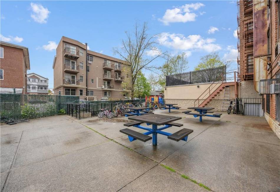 2800 Coyle Street, Brooklyn, New York 11235, 1 Bedroom Bedrooms, ,1 BathroomBathrooms,Residential,For Sale,Coyle,492129