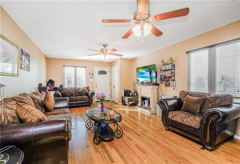 68 Erika Loop, Staten Island, New York 10312, 4 Bedrooms Bedrooms, ,4 BathroomsBathrooms,Residential,For Sale,Erika,492174